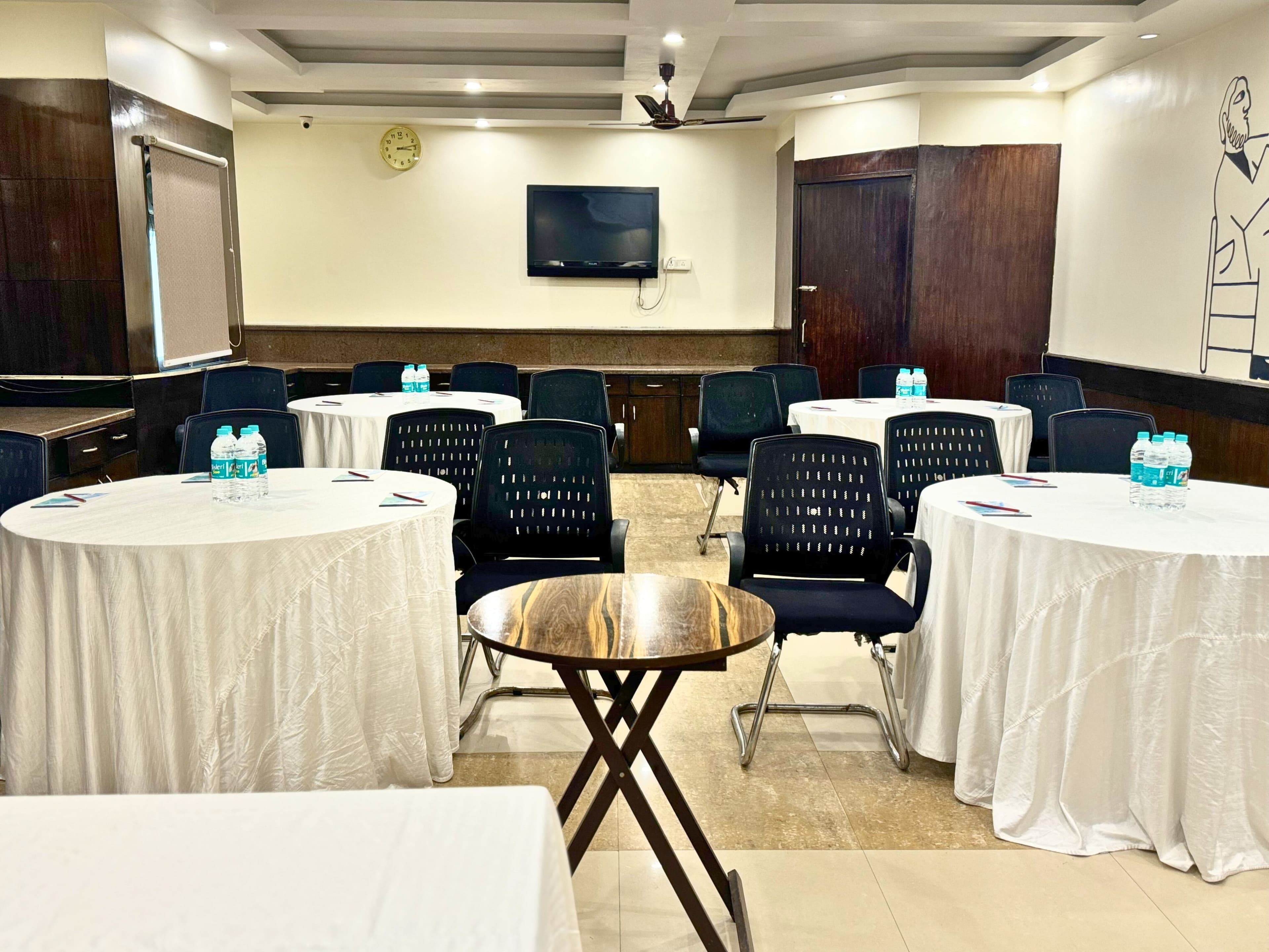 The Oakland Plaza Banquet Hall - Image 8