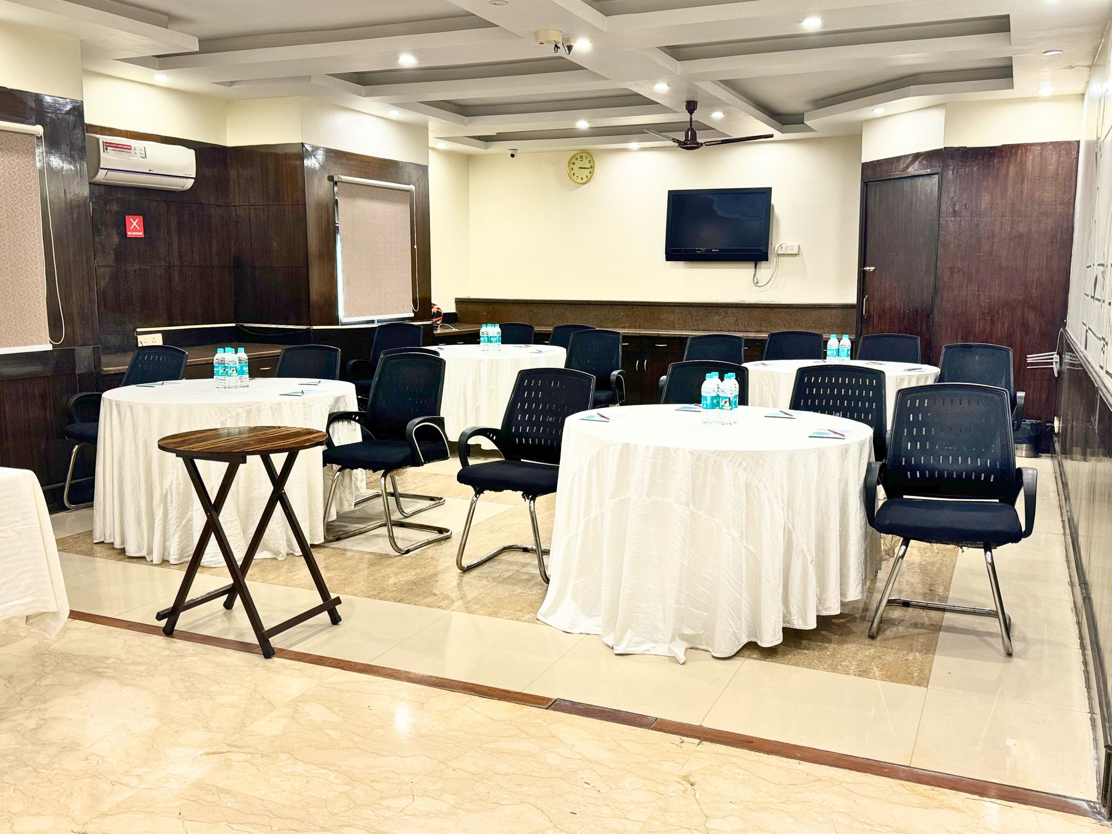 The Oakland Plaza Banquet Hall - Image 12