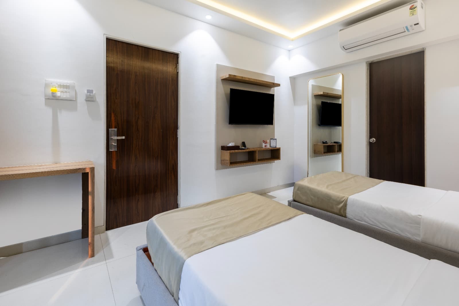 Premium Service Apartments in Santacruz East