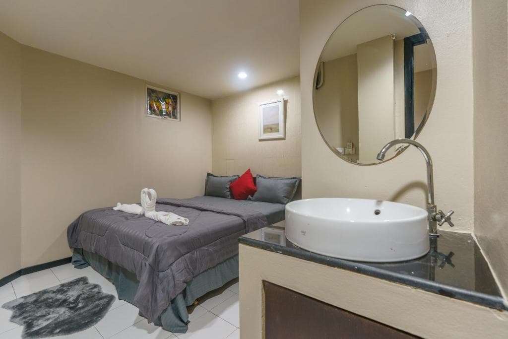 Sukhumvit Beds - Image 2